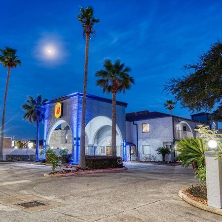 Отель Super 8 By Wyndham Houston Webster Nasa Экстерьер фото